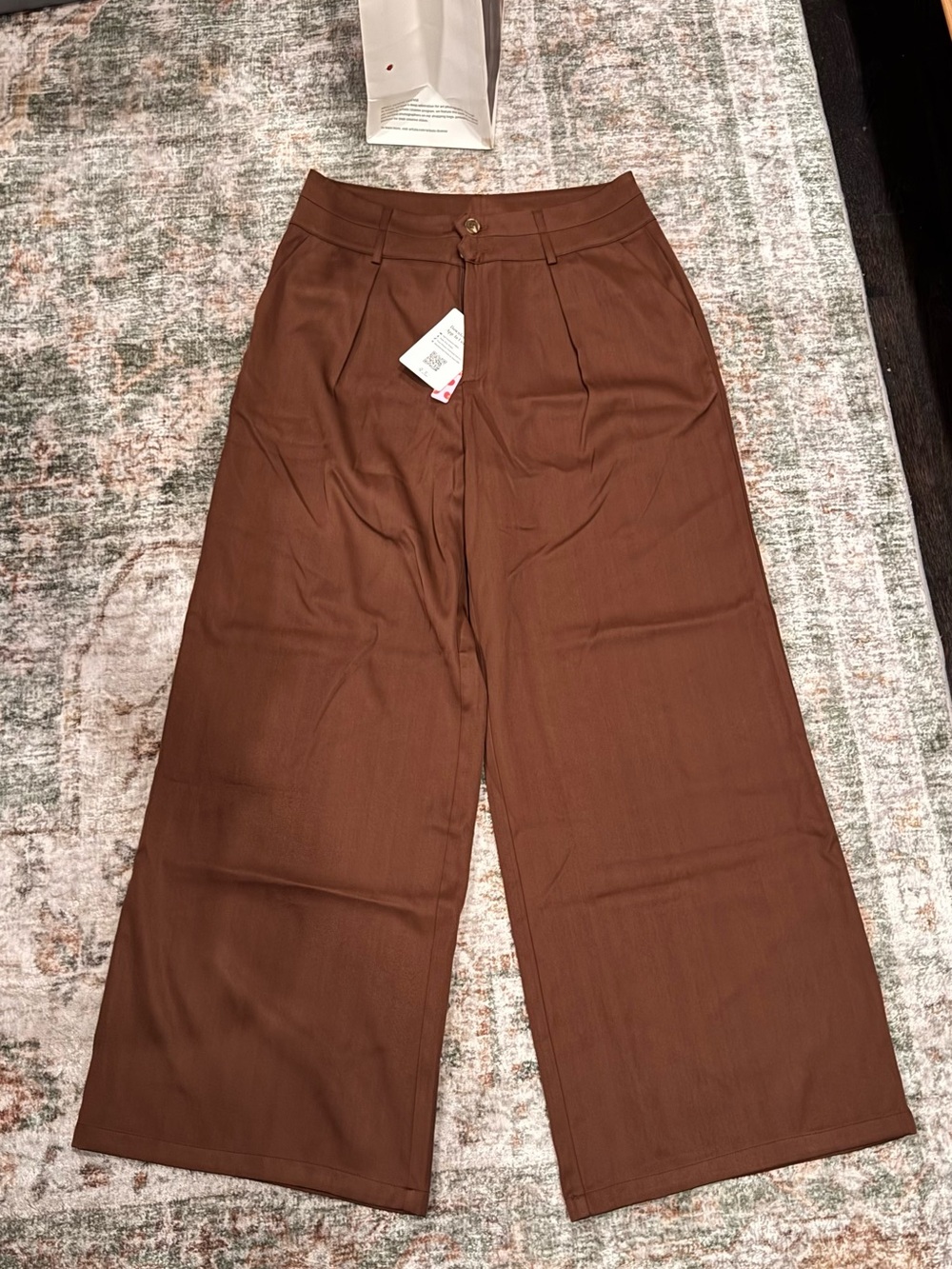 Wide Leg High-Rise Pants in Brown from Cider